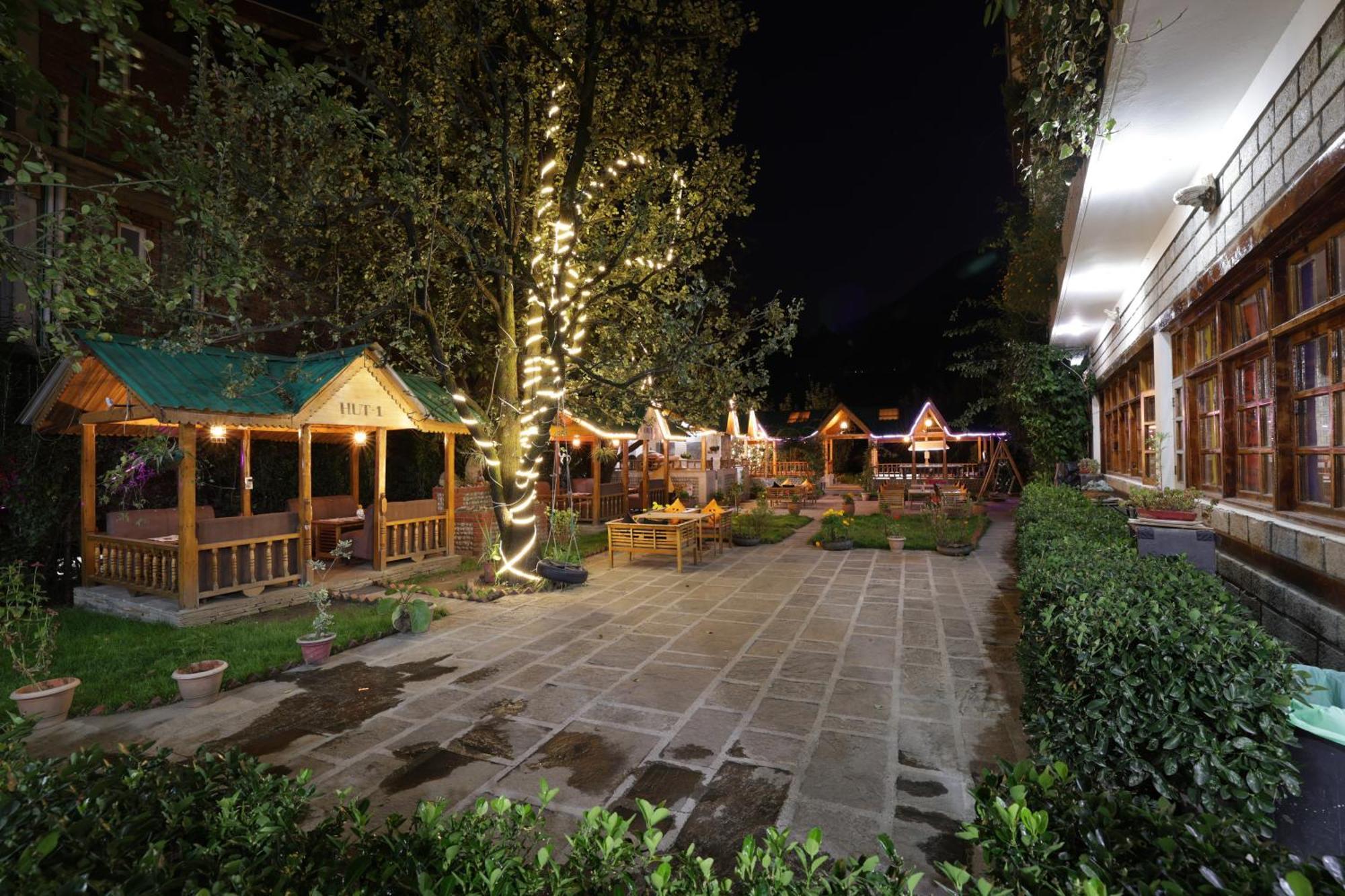 Hide-In Old Manali Hotel Exterior photo