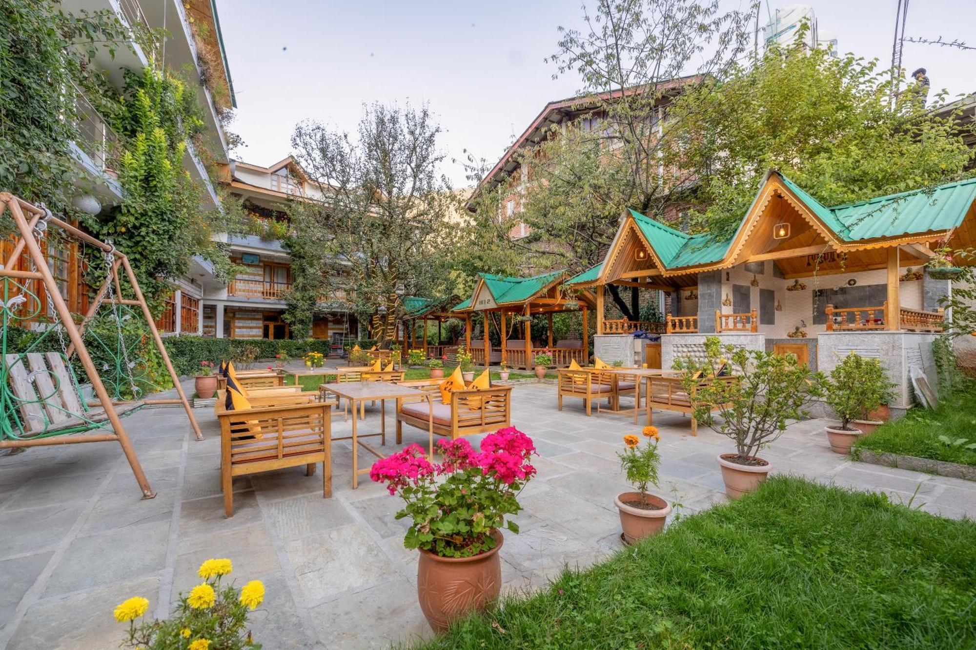Hide-In Old Manali Hotel Exterior photo